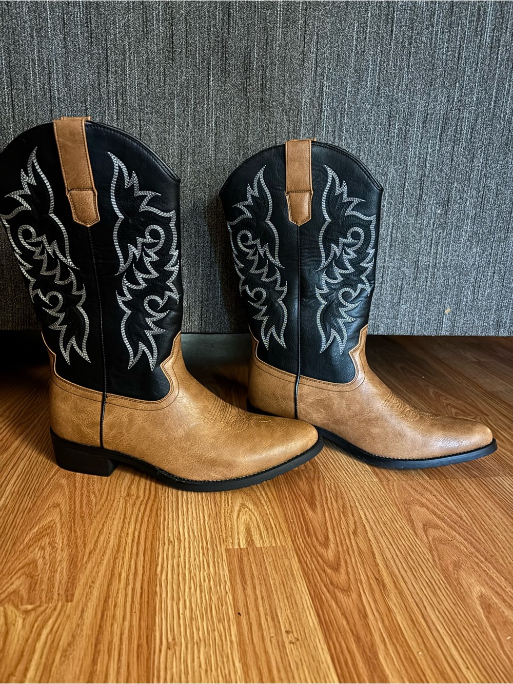 Men's Two-Tone Western Cowboy Boots - Black & Tan